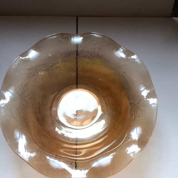 Floragold Louisa Iridescent ruffled fruit bowl - Picture 9 of 9